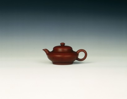 Yixing stoneware teapot, with mark of Hui Yigong, Qing dynasty, China, 18th century. Artist: Hui Yigong