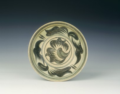 Kalong stoneware dish with calligraphic black splashes, Northern Thailand, 15th century. Artist: Unknown