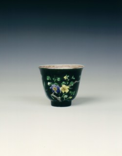 Famille noire cup, Qing dynasty, China, 1662-1722. Artist: Unknown