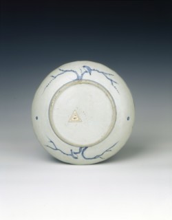 Kraak dish with birds on bare branches, Ming dynasty, China, c1580-1600. Artist: Unknown