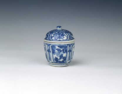 Blue and white tea caddy, Ming dynasty, China, early 17th century. Artist: Unknown