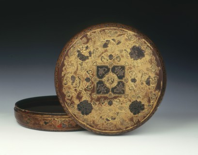 Drum-shaped lacquer box, Qing dynasty, Jiaqing period, China, 1796-1820. Artist: Unknown