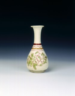 Cizhou polychrome yuhuchun vase, Jin or Yuan dynasty, China, 13th century. Artist: Unknown