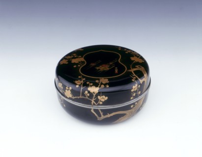 Black lacquer box with cherry tree decoration, Edo Period, Japan, late 19th century. Artist: Unknown