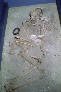 Rubane Culture Neolithic Burial. Artist: Unknown