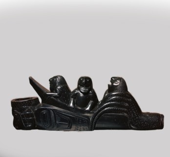 Haida Native American tobacco-pipe, 19th century. Artist: Unknown