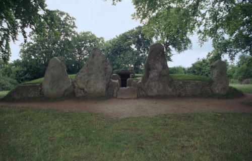 Wayland's Smithy Neolithic Long Barrow, 36th century BC. Artist: Unknown