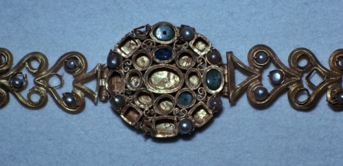 Gold jewelled Roman bracelet. Artist: Unknown