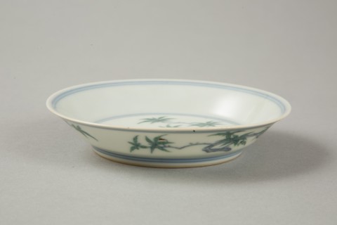 Doucai saucer with fruiting peach, late Kangxi period (1700-1722). Artist: Unknown.