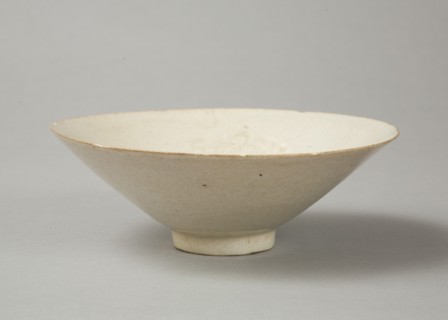 Lobed bowl with qingbai glaze with carved floral design made in the Northern Song dynasty. Artist: Unknown.
