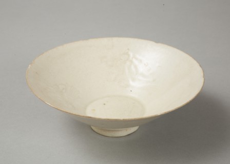 Lobed bowl with qingbai glaze with carved floral design made in the Northern Song dynasty. Artist: Unknown.