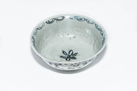 Blue and white bowl, 13th century. Artist: Unknown.