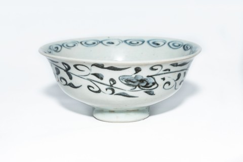 Blue and white bowl, 13th century. Artist: Unknown.