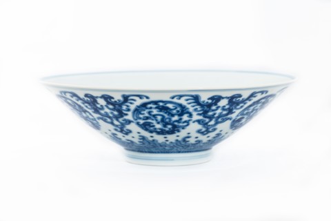 Blue and white bowl with kui dragon medallions, 1723-1735. Artist: Unknown.