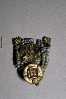 Etruscan Gold Ear-ring with pendant, 3rd century BC Artist: Unknown.