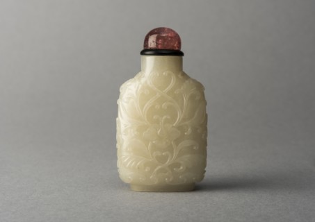 ade snuff bottle with carving of foliage, China, Qing dynasty, 1644-1911. Creator: Unknown.