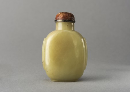 Jade snuff bottle, China, Qing dynasty, 1644-1911. Creator: Unknown.