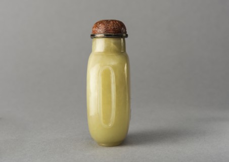 Jade snuff bottle, China, Qing dynasty, 1644-1911. Creator: Unknown.