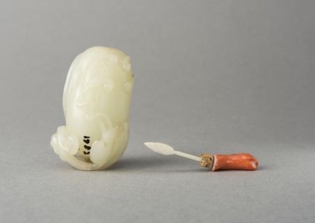 Jade snuff bottle, China, Qing dynasty, 1644-1911. Creator: Unknown.