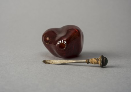 Amber snuff bottle of natural pebble form, China, Qing dynasty, 1644-1911. Creator: Unknown.