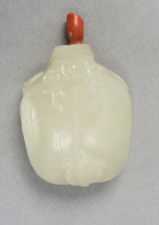 Jade snuff bottle in a turtle form, China, Qing dynasty, 1644-1911. Creator: Unknown.