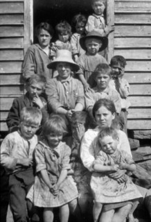 Laurel Wheeler and family, Buena Vista, Rockbridge County, Virginia, USA, 1916-1918. Artist: Cecil Sharp