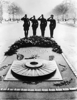 German soldiers saluting the Tomb of the Unknown Soldier, Paris, December 1940. Artist: Unknown