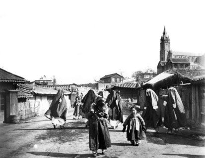 Women and children, Nam San, Korea, 1900. Artist: Unknown