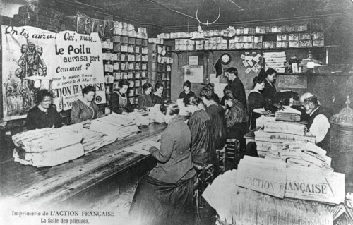Folding machine room, printing works of the L'Action Francaise newspaper, Paris, 1917. Artist: Unknown