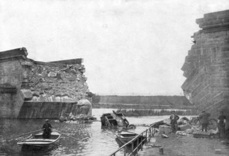 The bridge at Trilport, 1st Battle of the Marne, France, 5-12 September 1914. Artist: Unknown