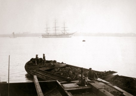 Barge loaded with freight, Rotterdam, 1898.Artist: James Batkin