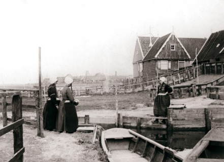Women in traditional dress, Marken Island, Netherlands, 1898. Artist: James Batkin