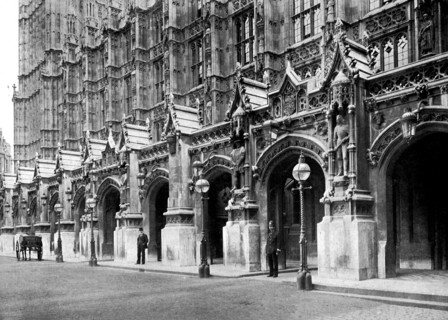 New Palace Yard, Westminster, London, c1905. Artist: Unknown