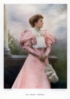 Mary Moore, English actress and theatre manager, 1901.Artist: W&D Downey