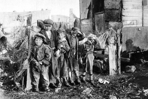 A group of street urchins, Paris, 1931. Artist: Ernest Flammarion
