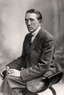 Gerald Du Maurier (1873-1934), English actor and theatre manager, early 20th century.Artist: Foulsham and Banfield
