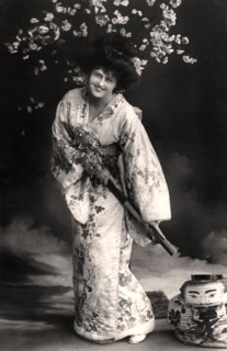 Marie Studholme (1875-1930), English actress, 20th century.Artist: Foulsham and Banfield