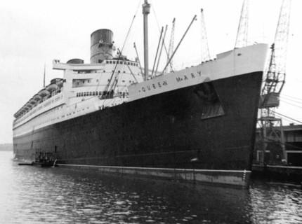 Ocean liner RMS 'Queen Mary', 20th century. Artist: Unknown