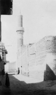 Backstreet and old mosque, Baghdad, Iraq, 1917-1919. Artist: Unknown
