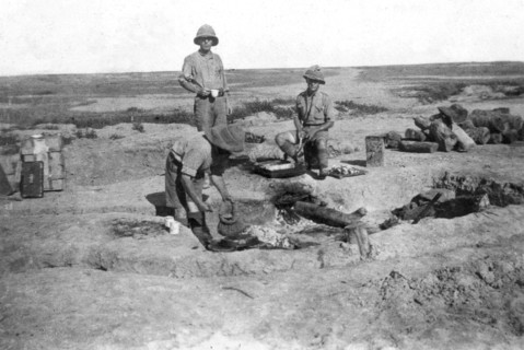 British army C company cooking, Mesopotamia, WWI, 1918. Artist: Unknown