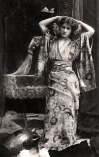 Phyllis Dare (1890-1975), English actress, 1906.Artist: Bassano Studio