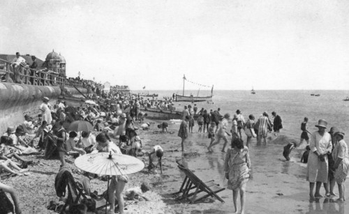 Holidaymakers on Bognor Regis seafront, West Sussex, c1900s-1920s. Artist: Unknown