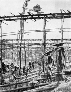 Primitive methods in the world's richest tin district, Taiping, China, 1936.Artist: Ewing Galloway