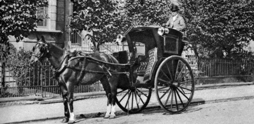 A horse-drawn hansom cab, London, 1926-1927. Artist: Unknown