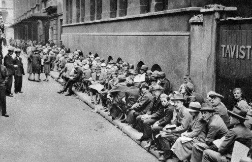 A queue for first night tickets in Covent Garden, London, 1926-1927. Artist: Unknown