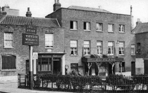 'The Flask' ale house, Highgate Village, London, 1926-1927.Artist: McLeish