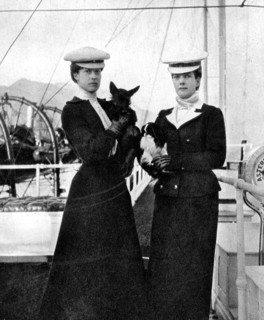 Queen Alexandra (1844-1925) with her daughter Princess Victoria (1868-1935). 1908.Artist: Queen Alexandra