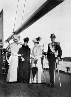 Empress Maria Feodorovna, Princess Victoria, Queen Maud and King Haakon VII of Norway, 1908.Artist: Queen Alexandra