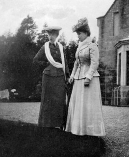 Mary of Teck (1867-1953), Princess of Wales, with the Duchesse d'Aosta, 1908.Artist: Queen Alexandra