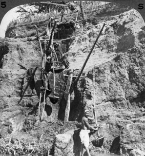 An Egyptian 'shaduf' lifting the Nile waters to the thirsty fields, Egypt', 1905.Artist: Underwood & Underwood